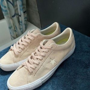 Pink converse one star